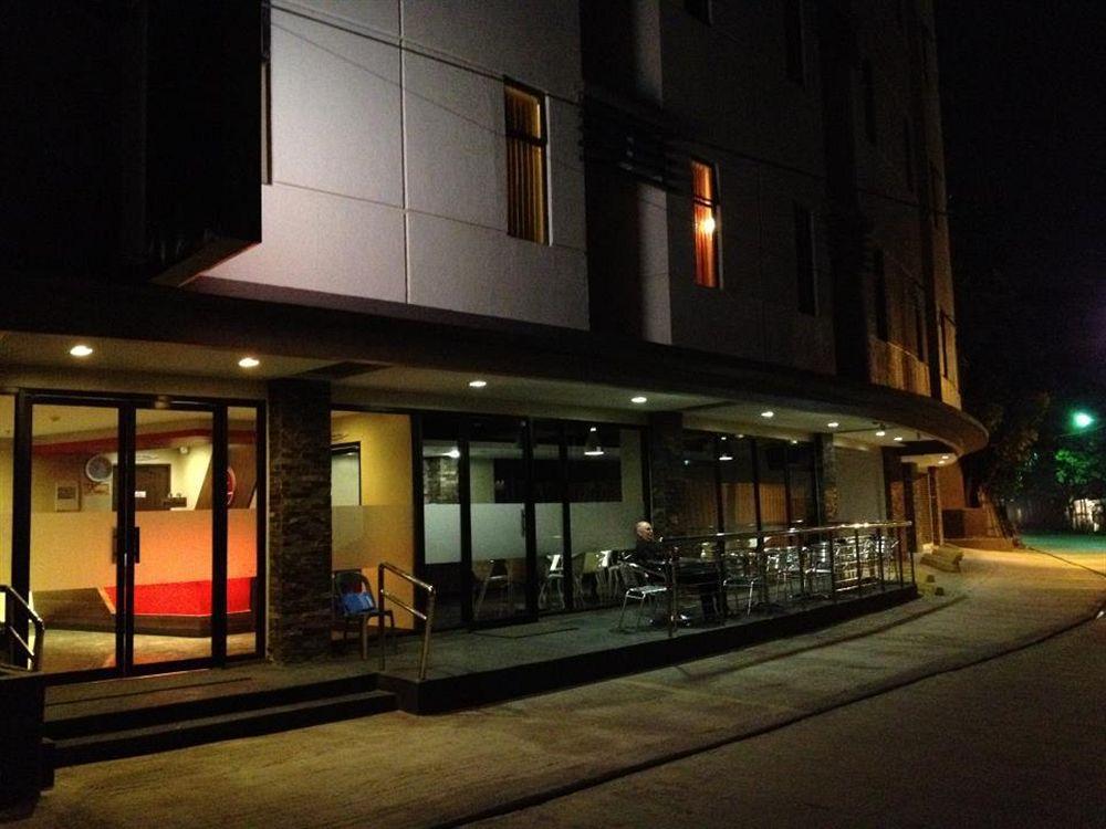Express Inn Mactan Мактан Экстерьер фото
